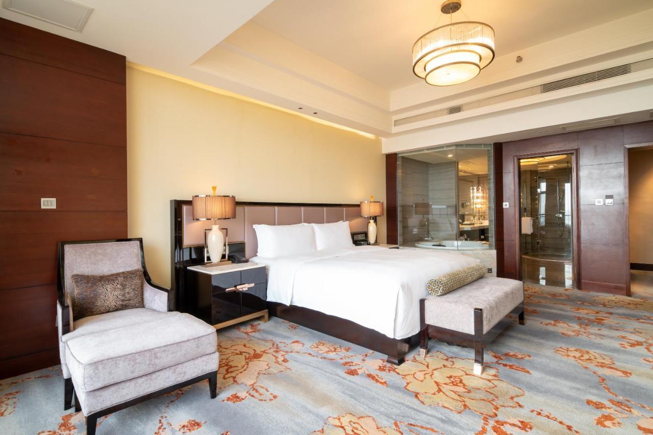Intercontinental Heilong Lake, An Ihg Hotel Meishan  Bagian luar foto