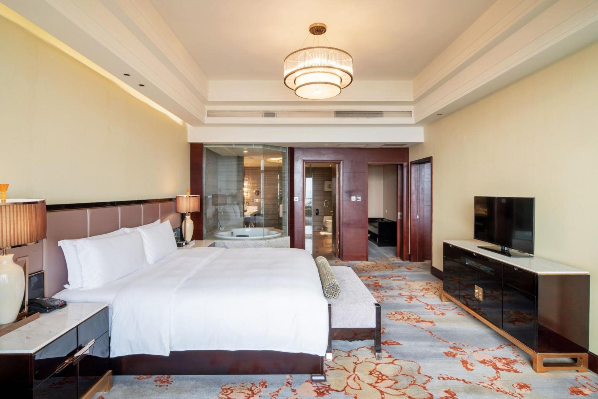 Intercontinental Heilong Lake, An Ihg Hotel Meishan  Bagian luar foto